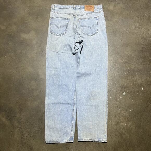 Vintage 90s Levi's 550 Light Blue Relaxed Fit Jeans 34x32 - Picture 3 of 6